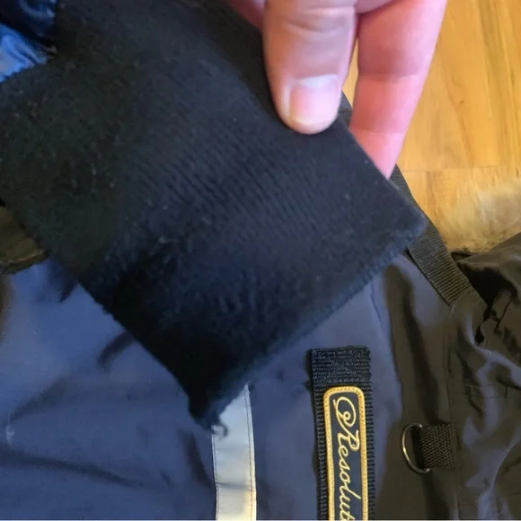 Canada Goose Resolute Parka - the most practical/functional, Canada Goose jacket - Picture 7 of 16